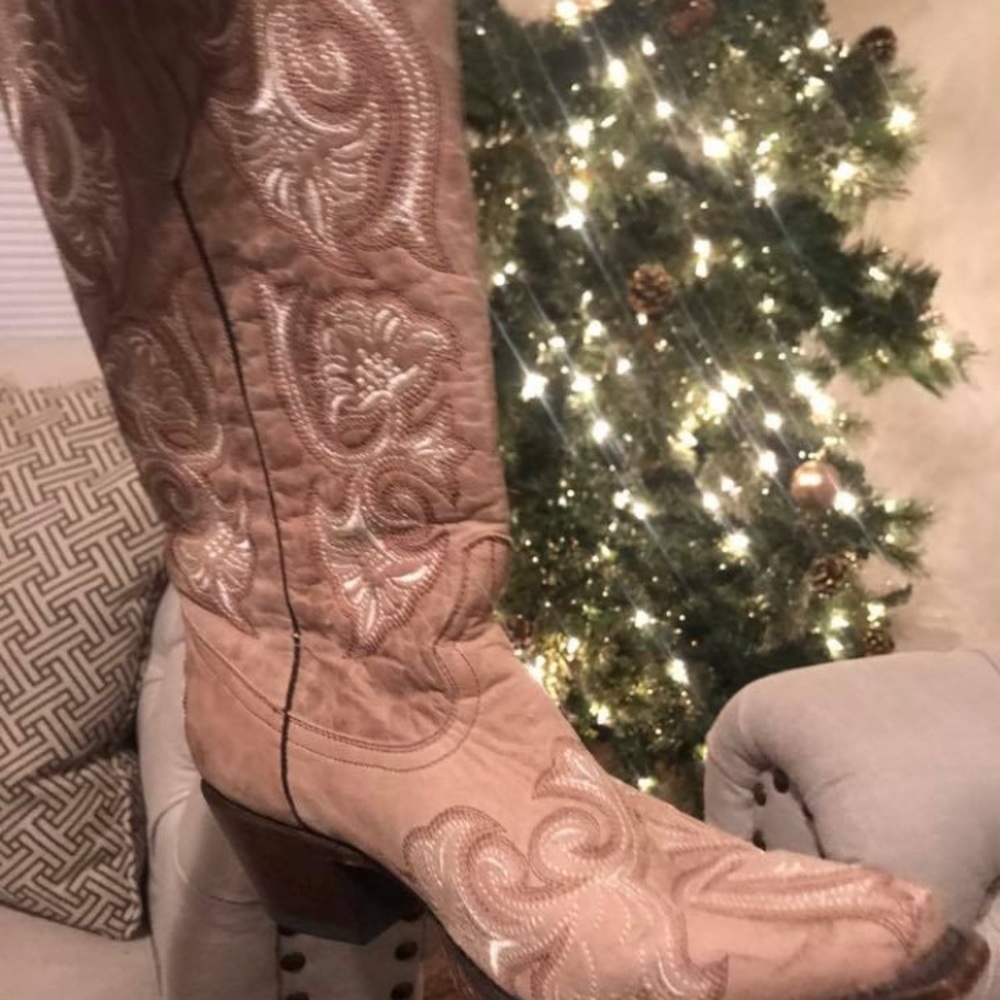 Corral boots